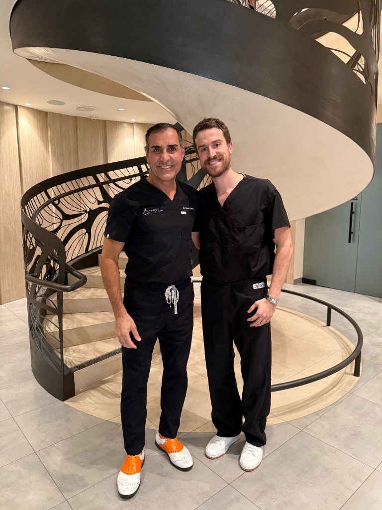 Dr. Erik Friedrich com Kevin Sadati em Newport Beach
